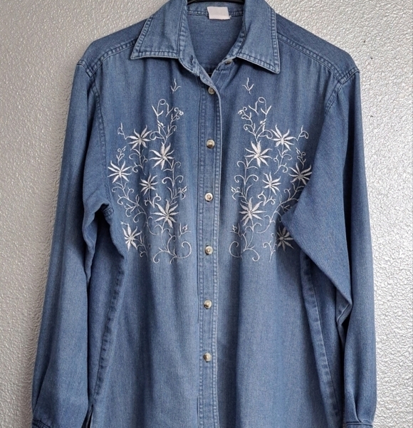 Tops - Chambray Embroiderd Blouse